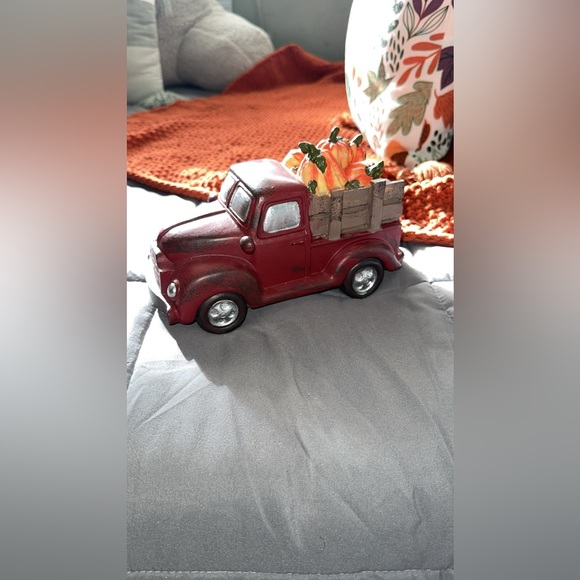 Decorative Fall Truck - Picture 1 of 4